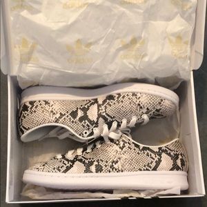 NWT Adidas Hyke AOH-001 PY men’s size 5.5